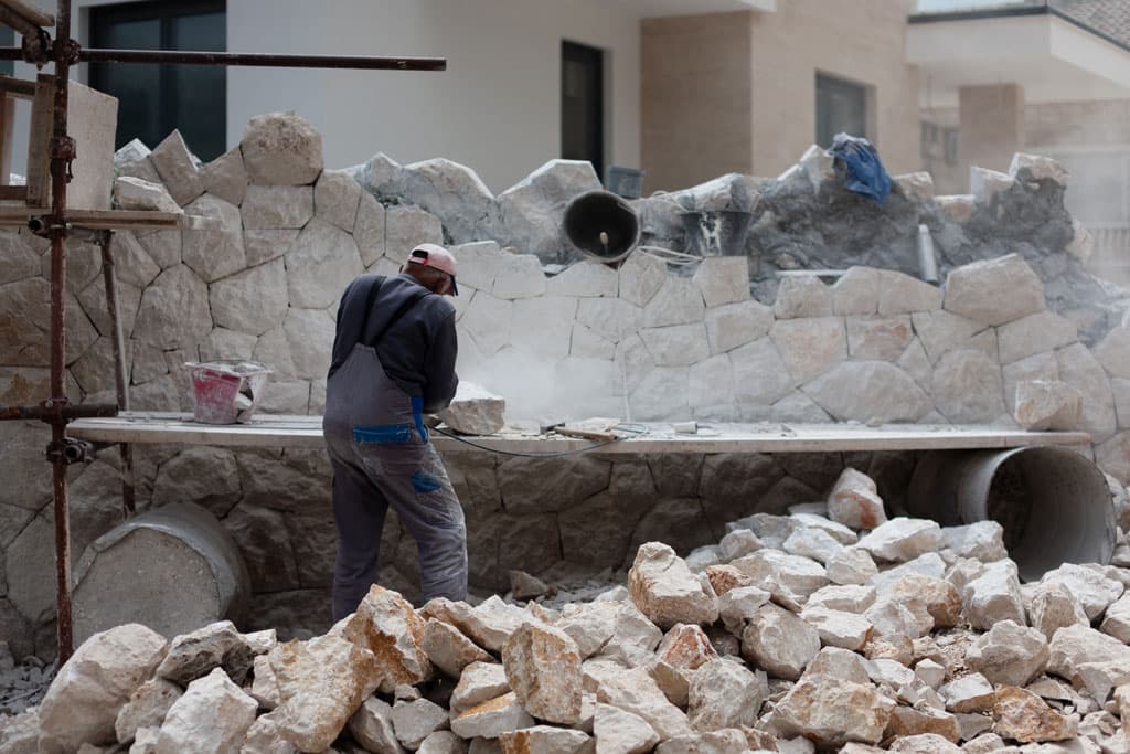 Expertos en cantería en A Pobra do Caramiñal