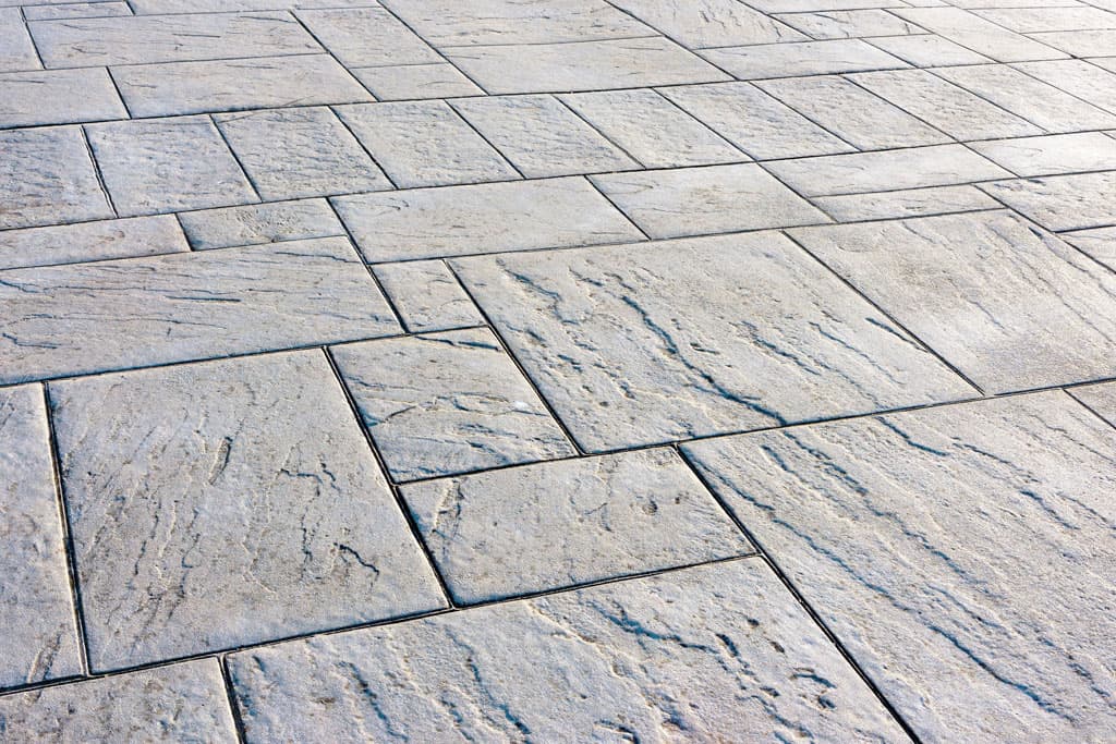 Poñer azulexos e azulexados na Pobra do Caramiñal